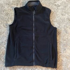 Lands’ End men’s fleece vest in black size M with pockets
